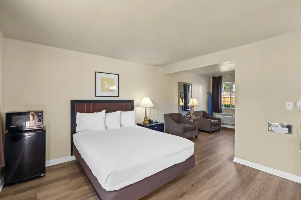 The Queen Room ADA at Rose Garden Inn